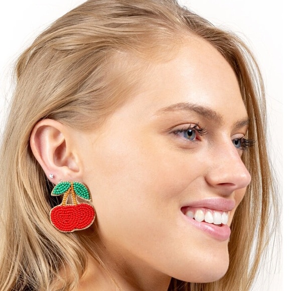 BNWT FRANCESCA’S CHERRY SEEDBEAD POST BACK EARRINGS NICKEL AND LEAD FREE - Picture 3 of 5